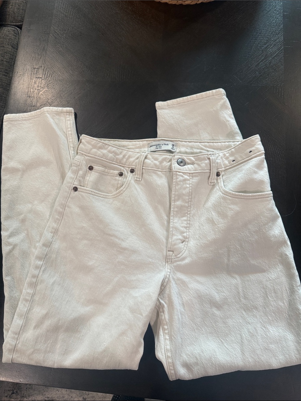 Abercrombie & Fitch Off-White Mom Jeans curvy love